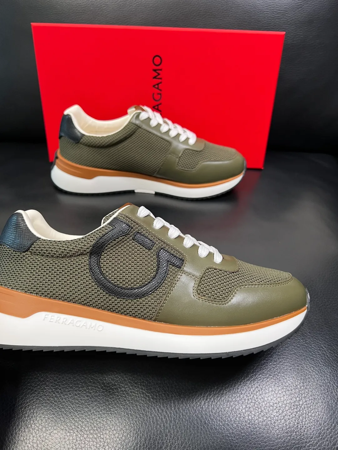 Men's shoes 💰820 Ferragamo High-quality top craftsmanship Ferragamo counters sell original factory configuration, imported original cowhide from Italy, imported water-dyed cow lining, soles: original factory special original soles are super comfortable, original factory and single goods, welcome to compare at the same time at the counter, code number 38-44 (customized 45 46)